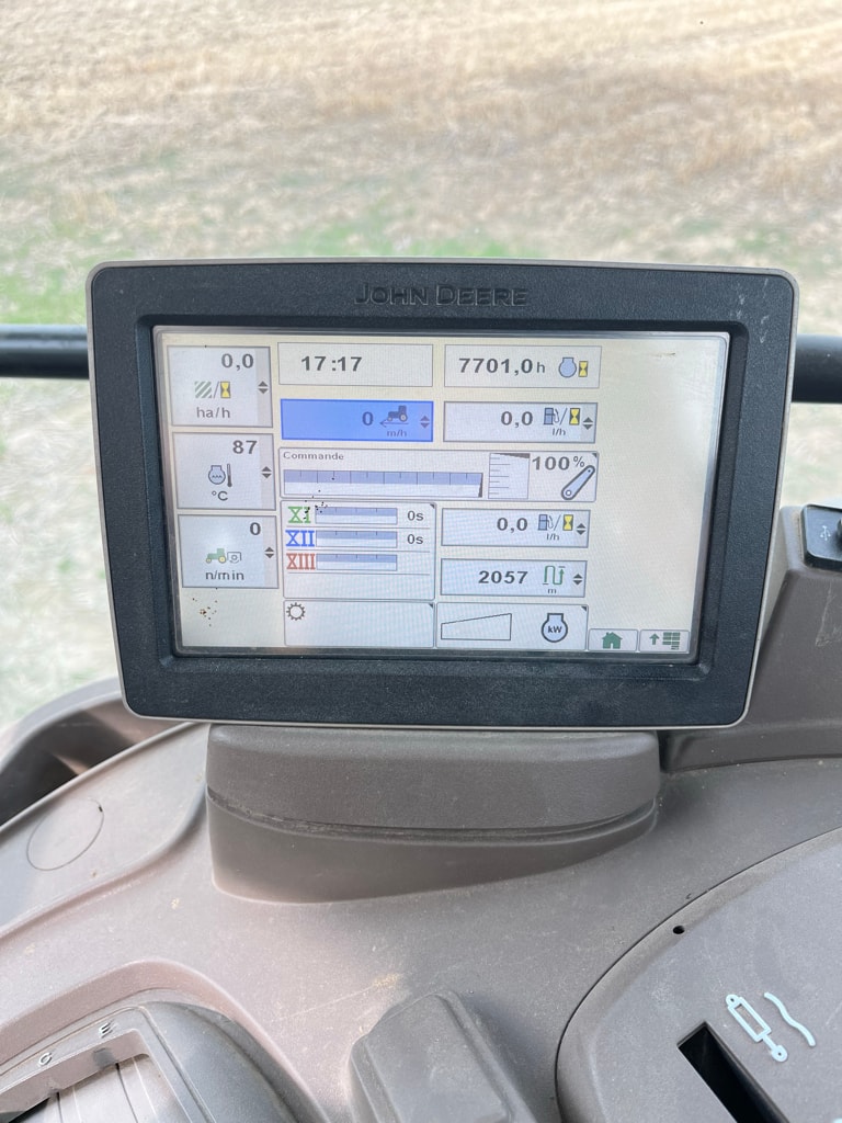 Tracteur chargeur JOHN DEERE 6140R - photo slide 21