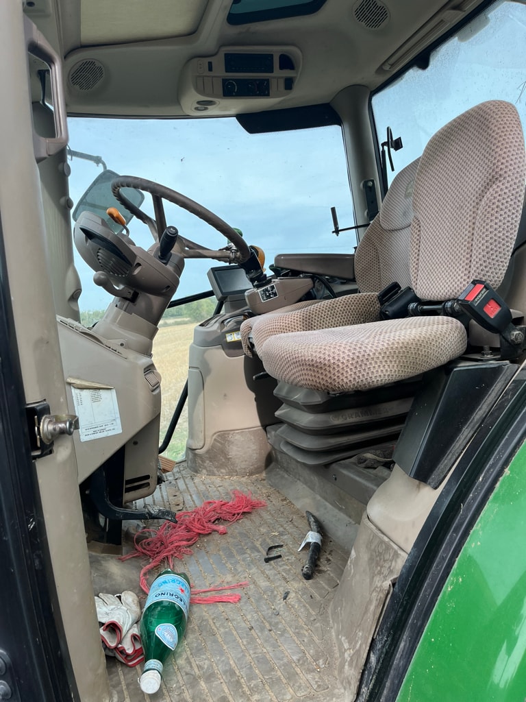 Tracteur chargeur JOHN DEERE 6140R - photo slide 23