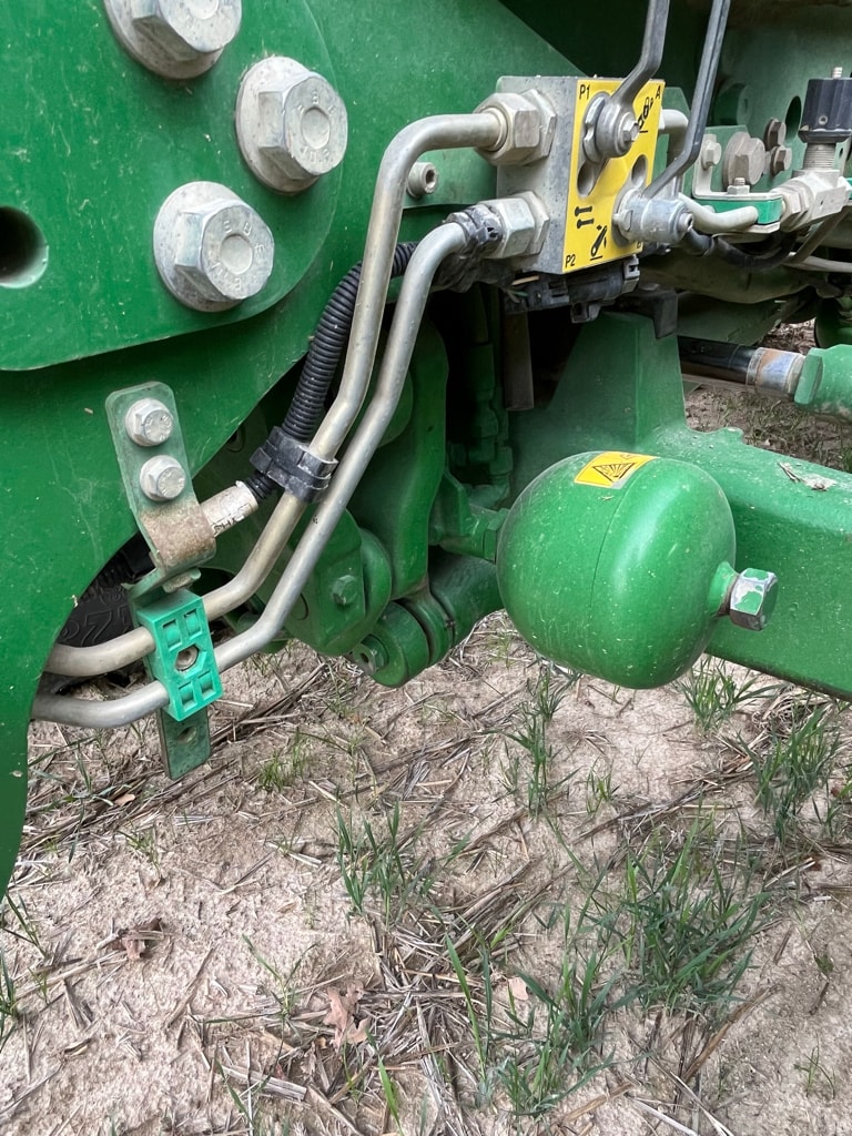 Tracteur chargeur JOHN DEERE 6140R - photo slide 10