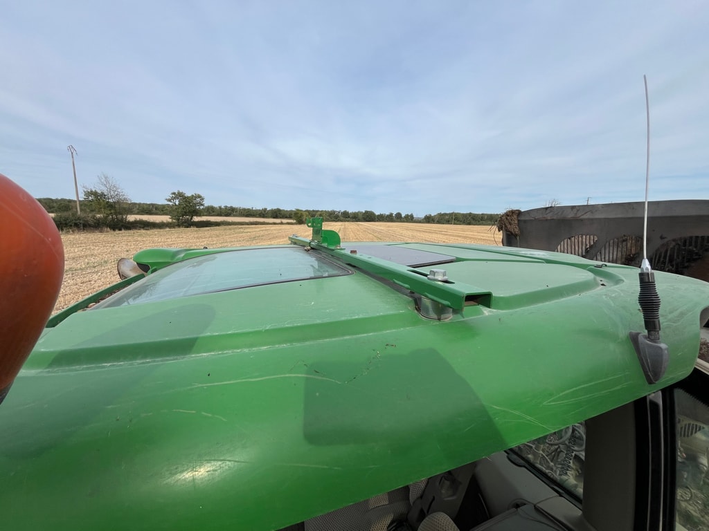 Tracteur chargeur JOHN DEERE 6140R - photo slide 15