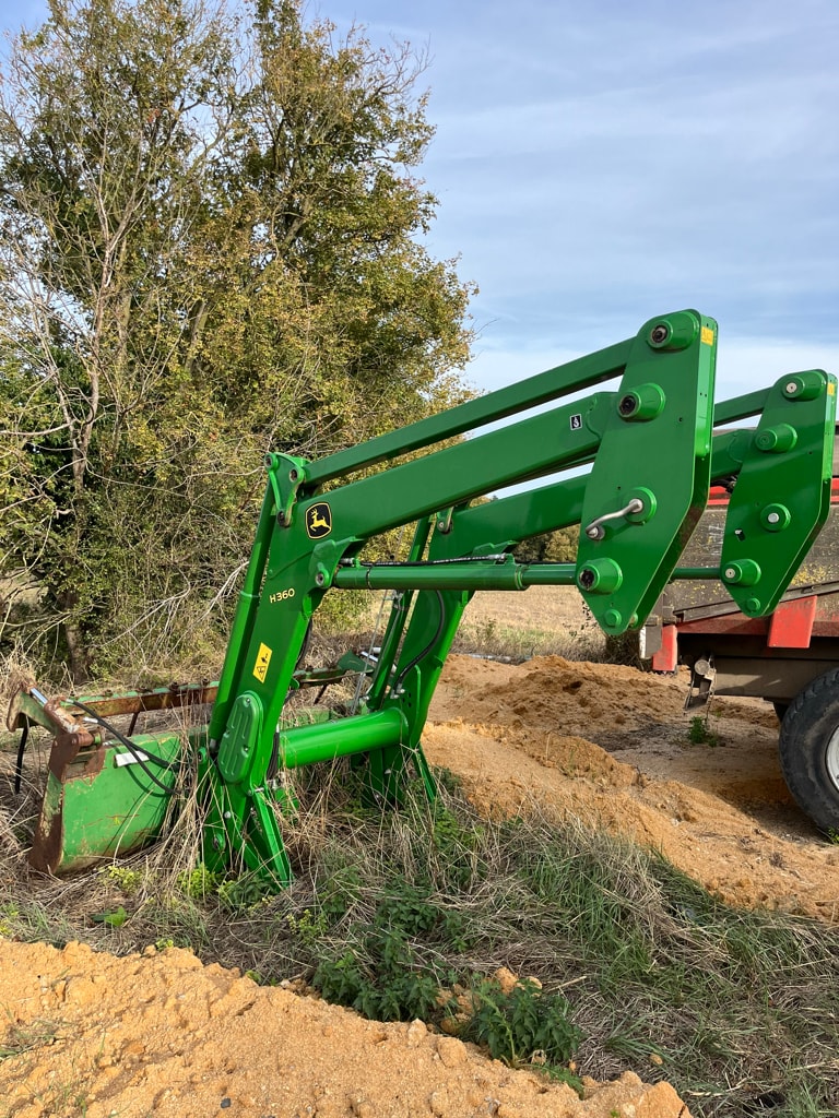 Tracteur chargeur JOHN DEERE 6140R - photo slide 17