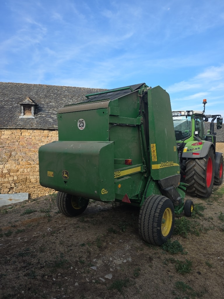 Presse balles rondes JOHN DEERE 592 Maxicut - photo slide 4