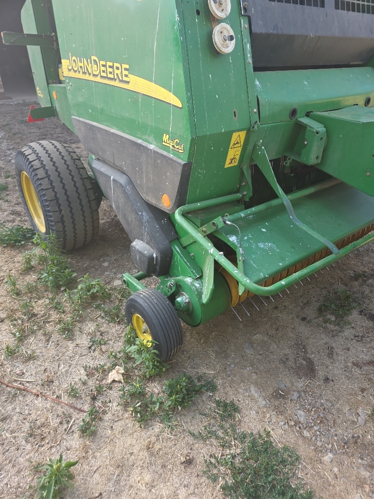Presse balles rondes JOHN DEERE 592 Maxicut - photo slide 7