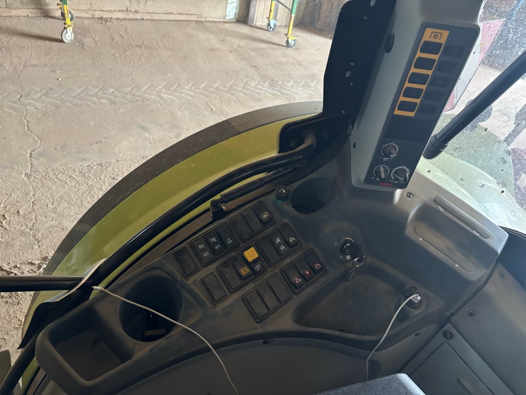 Tracteur CLAAS ARION 630 - photo slide 9