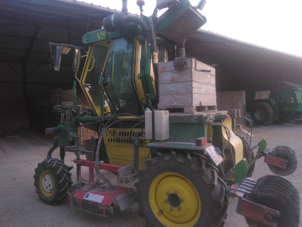 Tracteur enjambeur VSP XC VIGNERON - photo slide 4