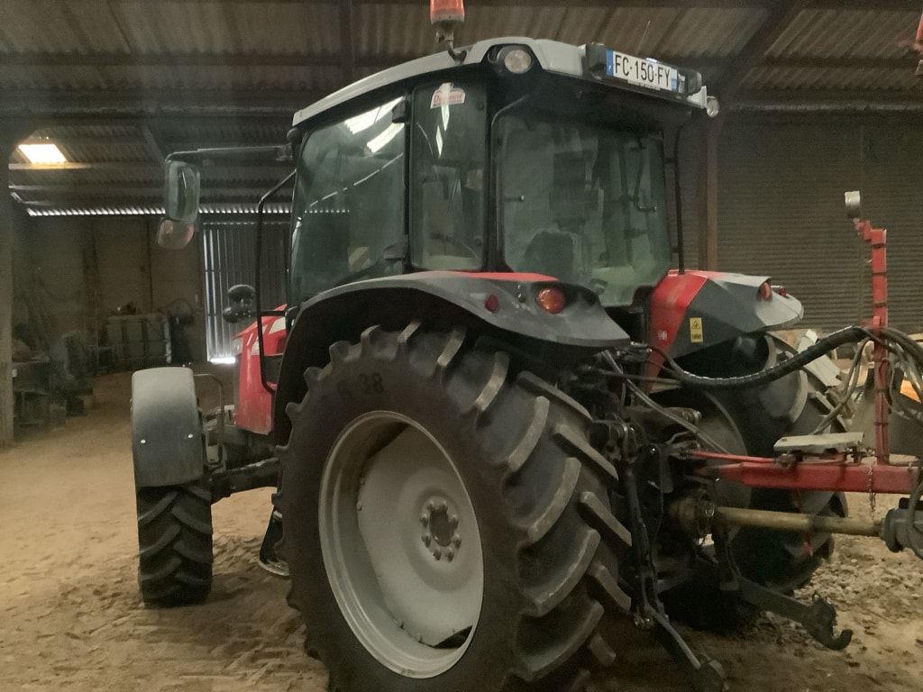 Tracteur MASSEY FERGUSON 5711 ESSENTIAL DYNA-4 - photo slide 4
