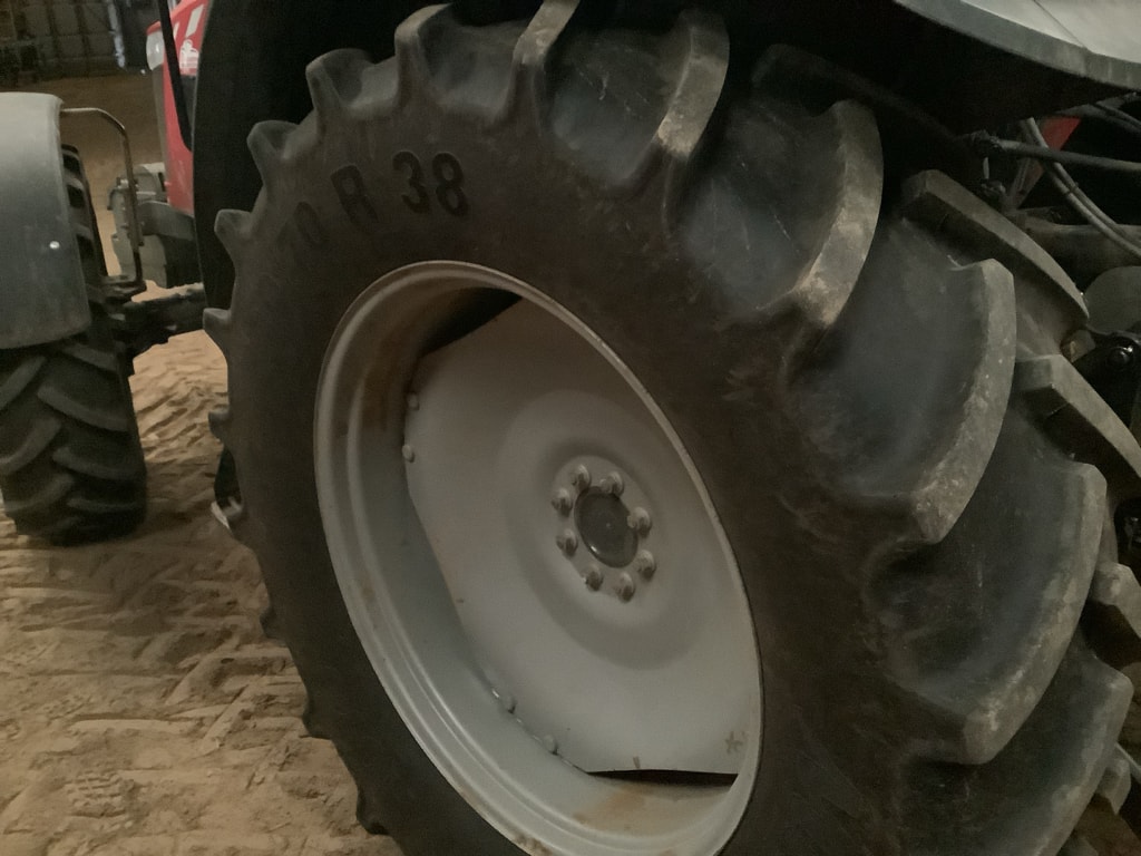 Tracteur MASSEY FERGUSON 5711 ESSENTIAL DYNA-4 - photo slide 6