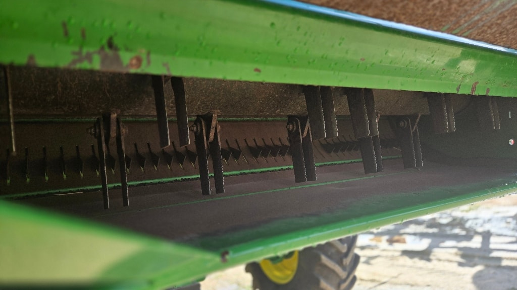 Moissonneuse JOHN DEERE T550i - photo slide 11