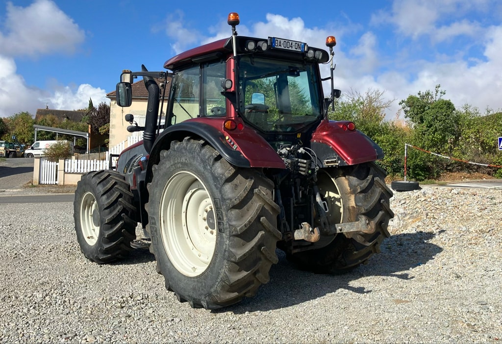 Tracteur VALTRA T213 Versu - photo slide 3
