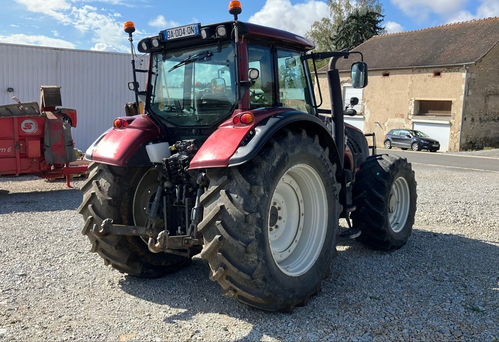 Tracteur VALTRA T213 Versu - photo slide 4
