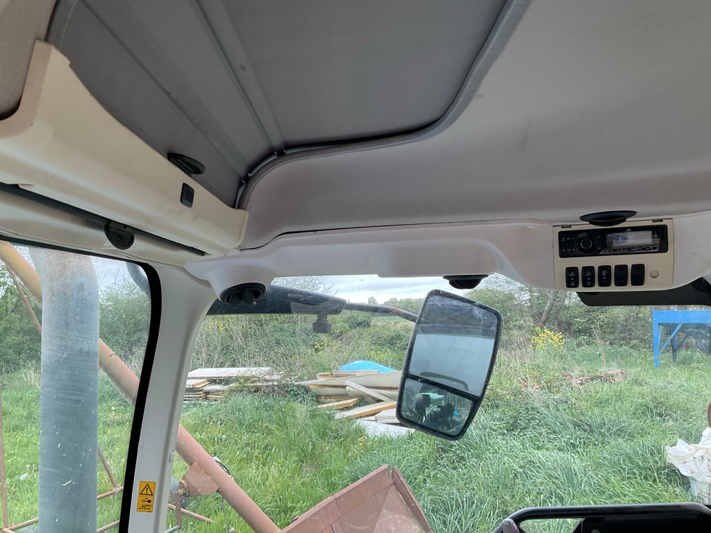 Tracteur LANDINI 6.135 C - photo slide 8