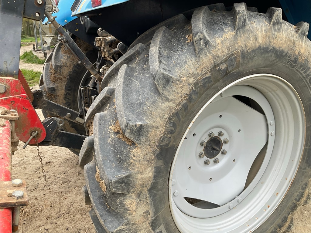Tracteur LANDINI 6.135 C - photo slide 9