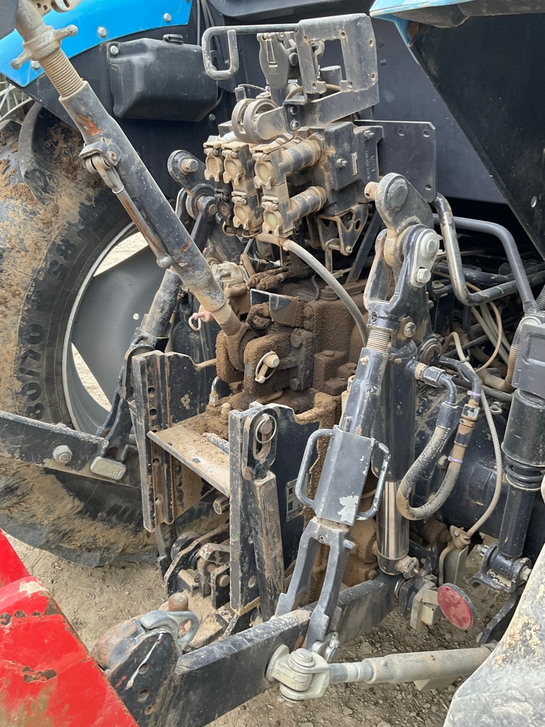 Tracteur LANDINI 6.135 C - photo slide 15