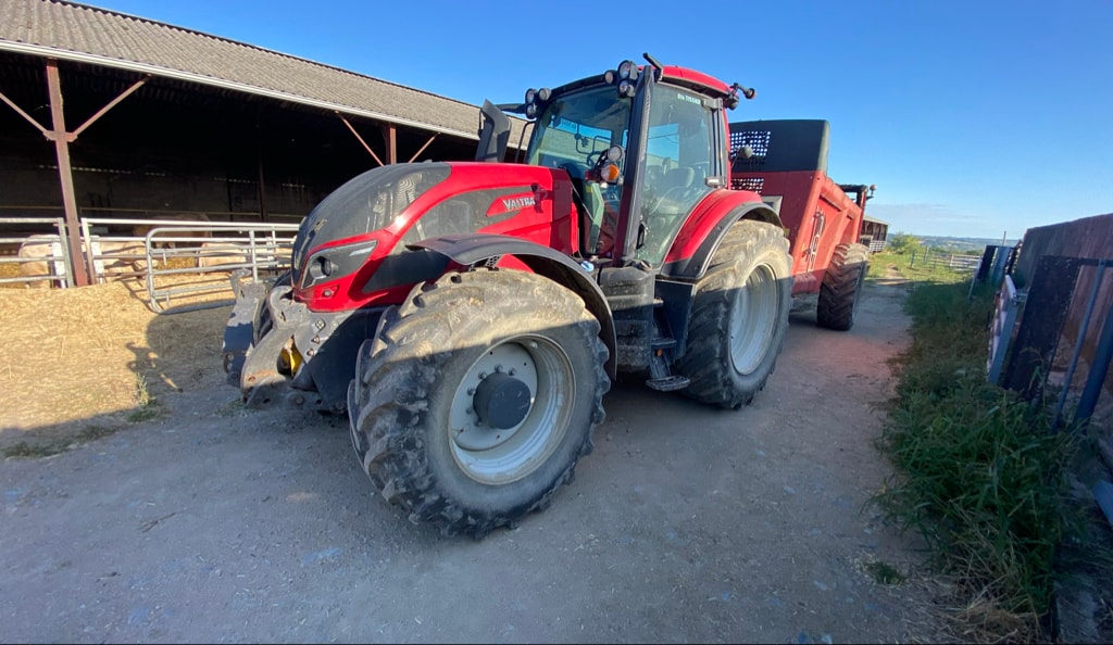 Tracteur VALTRA T 234 DIRECT - photo slide 1
