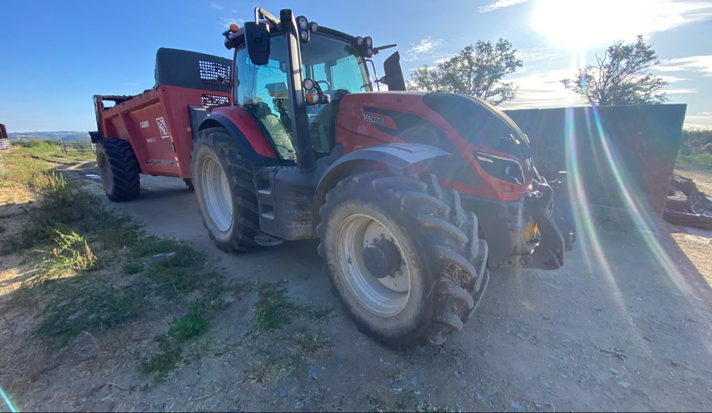 Tracteur VALTRA T 234 DIRECT - photo slide 2