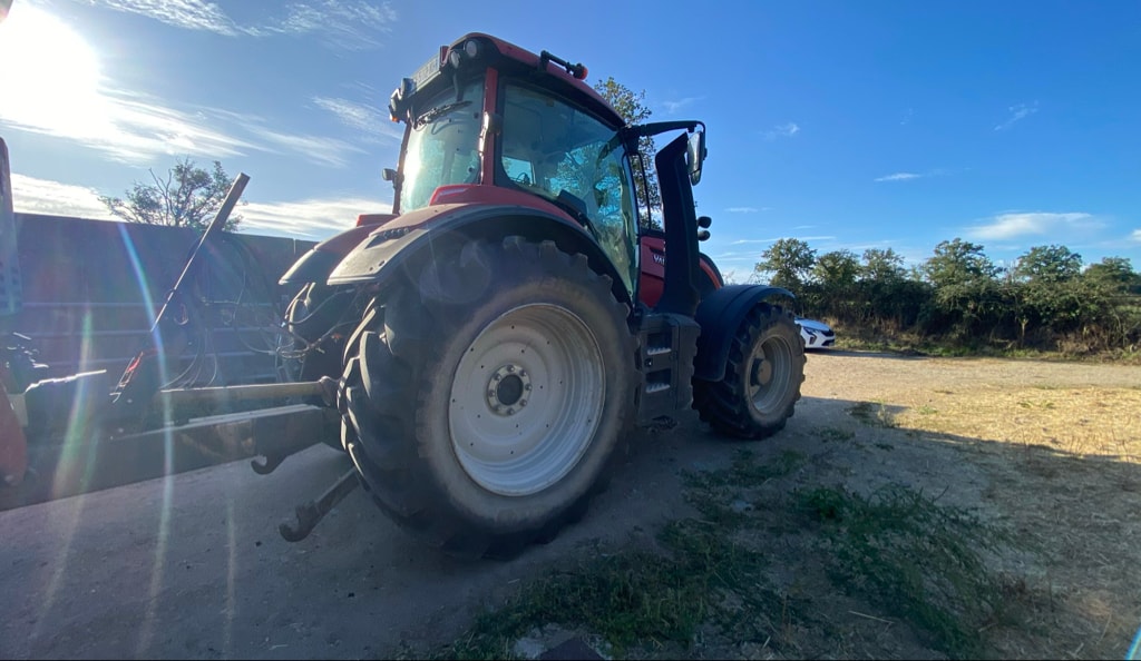 Tracteur VALTRA T 234 DIRECT - photo slide 3