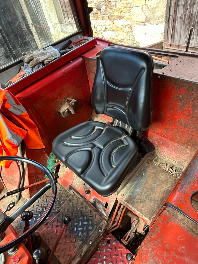 Tracteur chargeur RENAULT 751 - photo slide 7