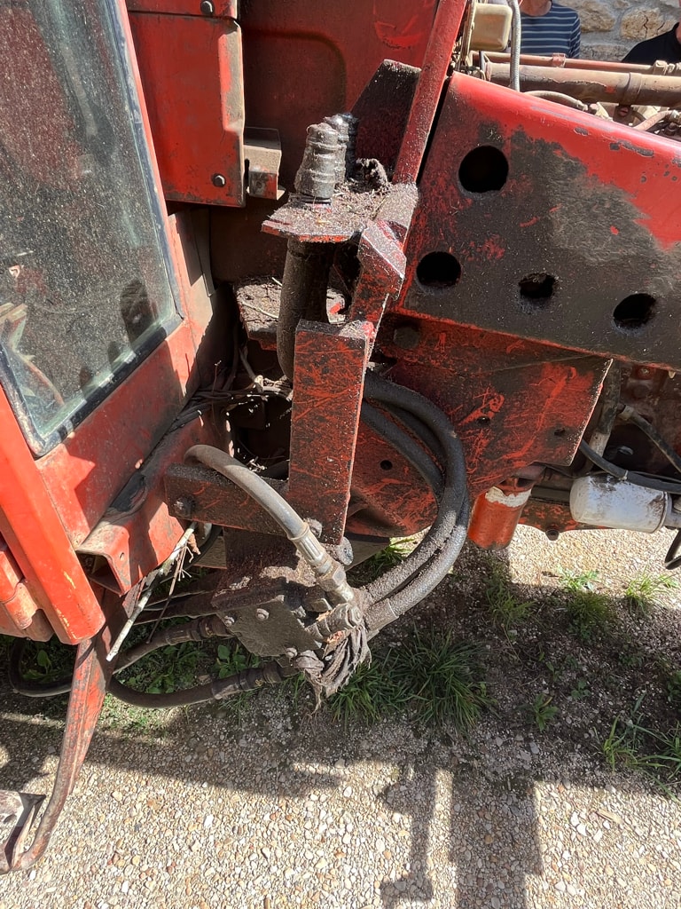 Tracteur chargeur RENAULT 751 - photo slide 4