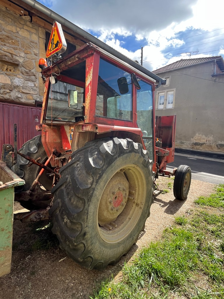 Tracteur chargeur RENAULT 751 - photo slide 2