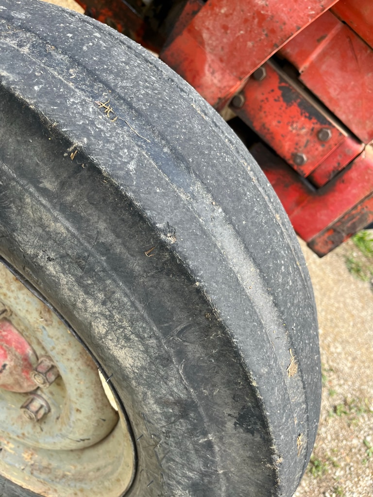 Tracteur chargeur RENAULT 751 - photo slide 9