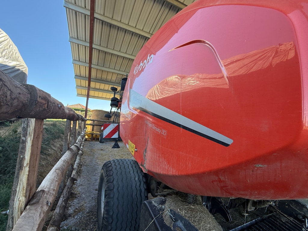 Presse balles rondes KUBOTA BV5160 plus - photo slide 2