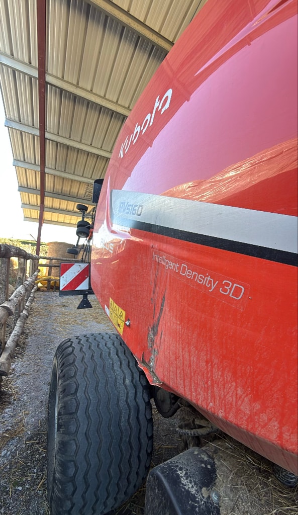 Presse balles rondes KUBOTA BV5160 plus - photo slide 7