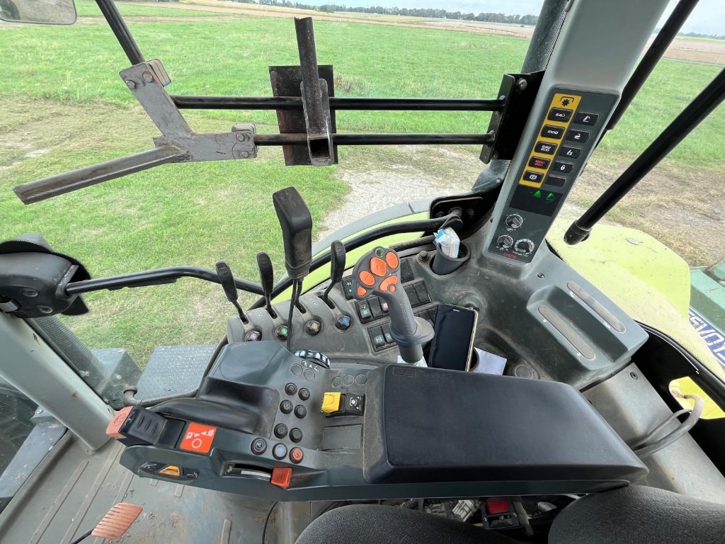 Tracteur CLAAS ARION 620 - photo slide 9