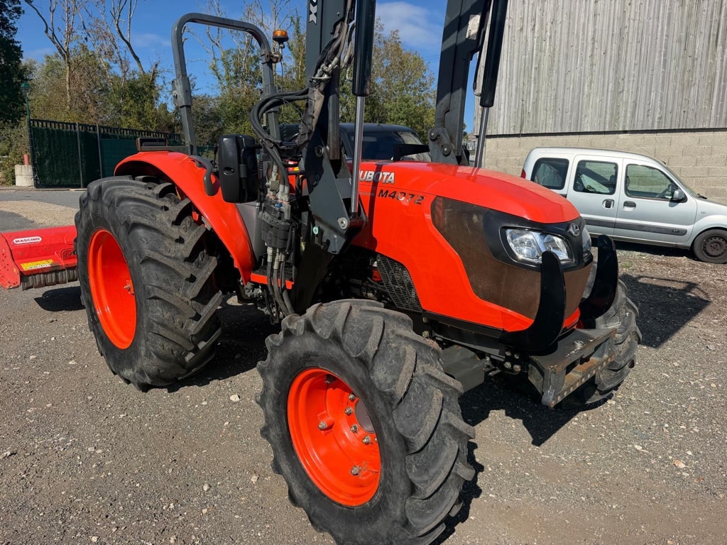 Tracteur chargeur KUBOTA M4072 - photo slide 13