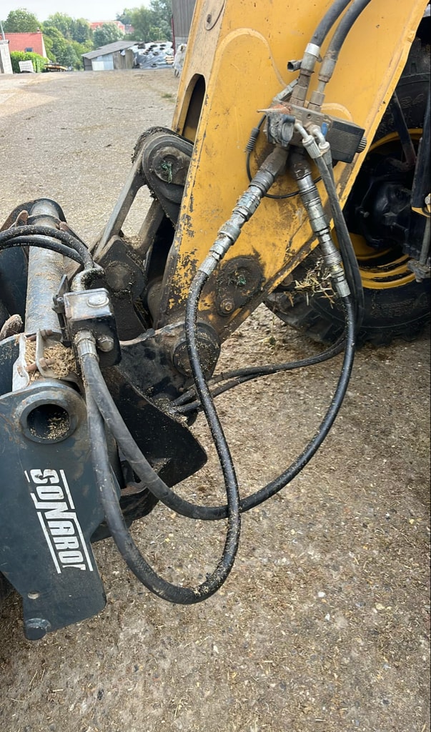 Telescopique CATERPILLAR TH 407 - photo slide 8