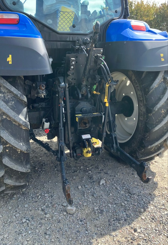 Tracteur chargeur NEW HOLLAND T5.110 AUTO COMMAND - photo slide 9