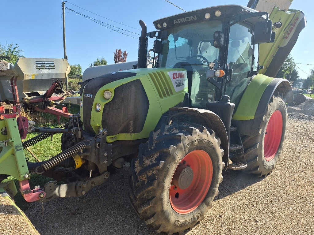 Tracteur CLAAS ARION 530 - photo slide 1