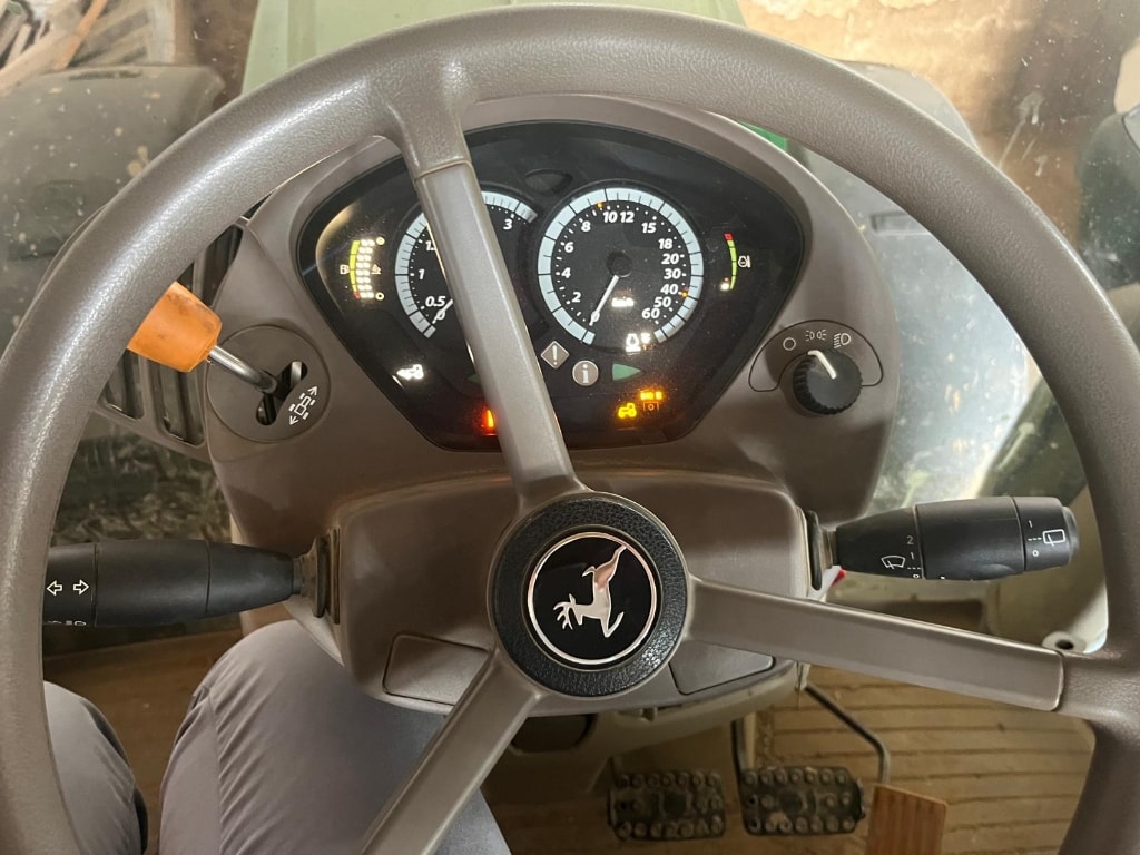 Tracteur JOHN DEERE 6155R - photo slide 8