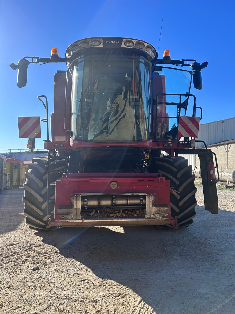 Moissonneuse CASE IH AXIAL-FLOW 6140 - photo slide 3