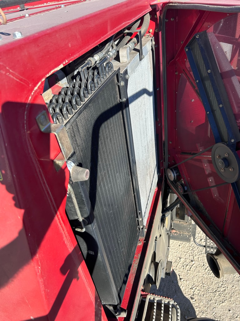 Moissonneuse CASE IH AXIAL-FLOW 6140 - photo slide 6