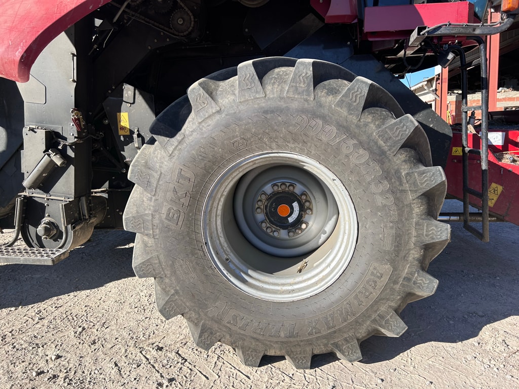 Moissonneuse CASE IH AXIAL-FLOW 6140 - photo slide 19