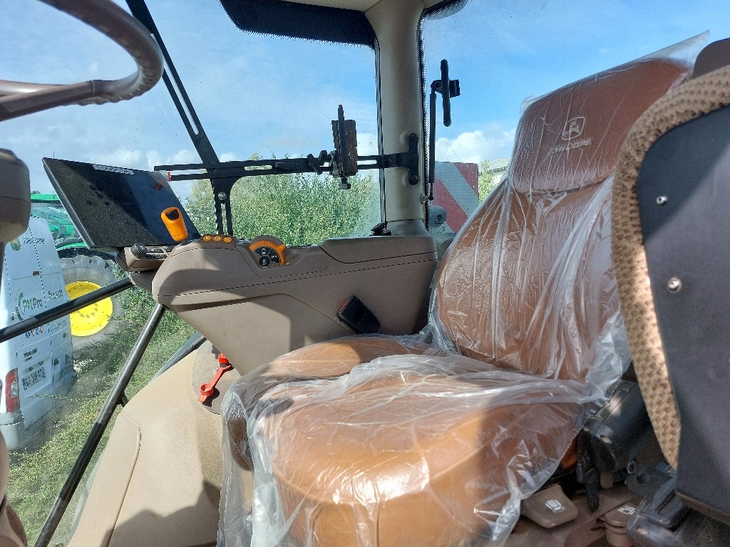 Tracteur JOHN DEERE 6R155 - photo slide 6