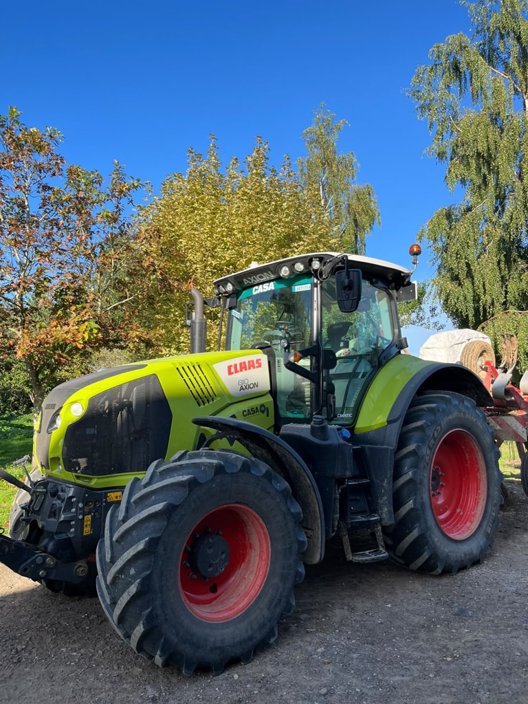 Tracteur CLAAS AXION 810 - photo slide 1