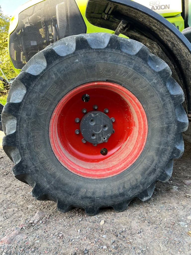 Tracteur CLAAS AXION 810 - photo slide 7
