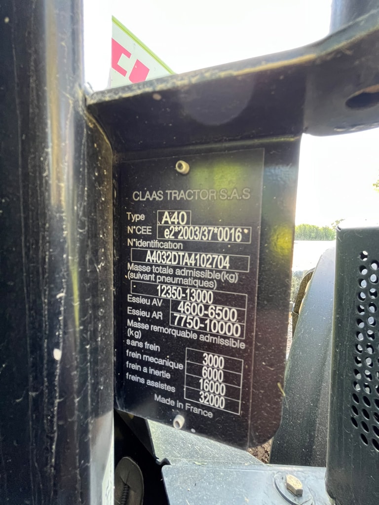 Tracteur CLAAS AXION 810 - photo slide 10
