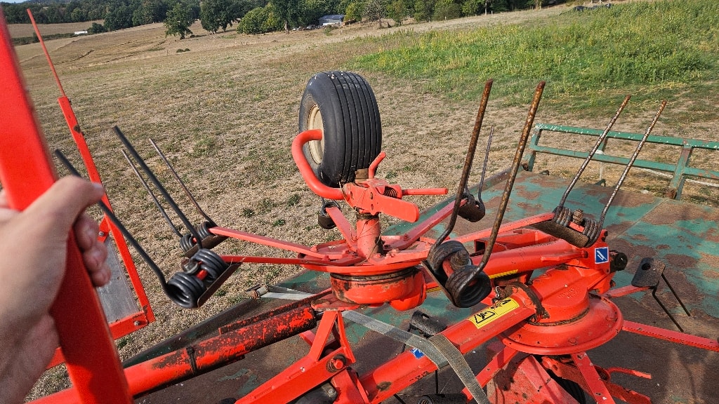 Faneuse KUHN GF8501MH - photo slide 5