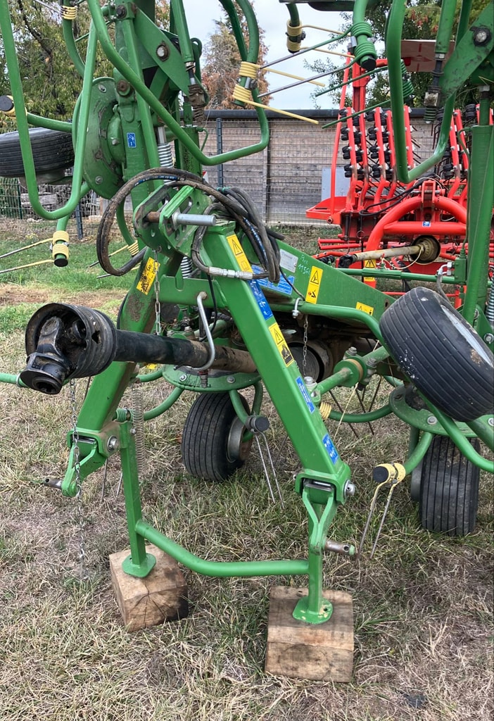 Faneuse KRONE KW 8.82/8 - photo slide 8