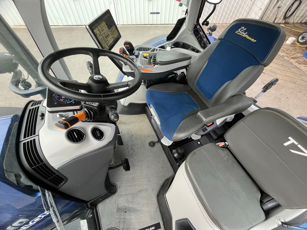 Tracteur NEW HOLLAND T7.245 PLM - photo slide 10