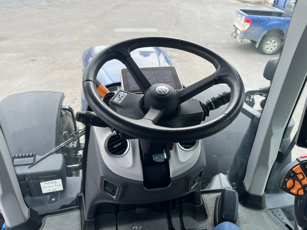 Tracteur NEW HOLLAND T7.245 PLM - photo slide 13