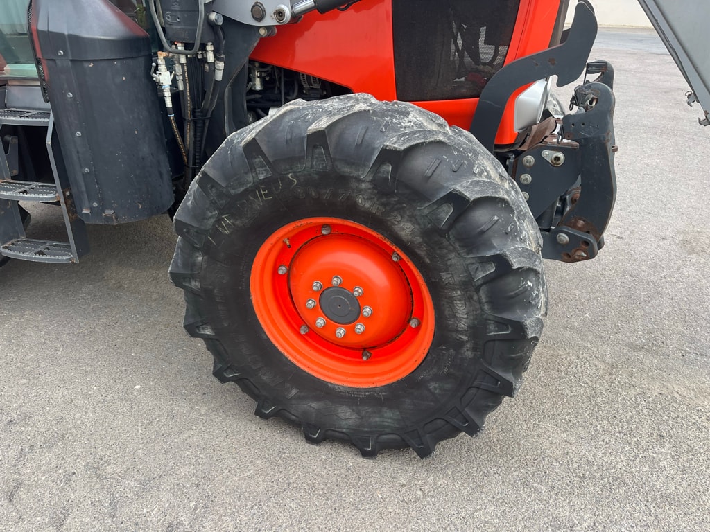 Tracteur KUBOTA M 135 GX III - photo slide 9