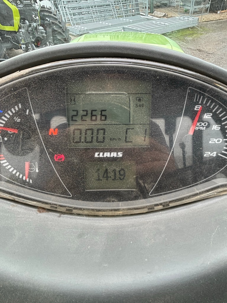 Tracteur CLAAS ARION 410 - photo slide 6