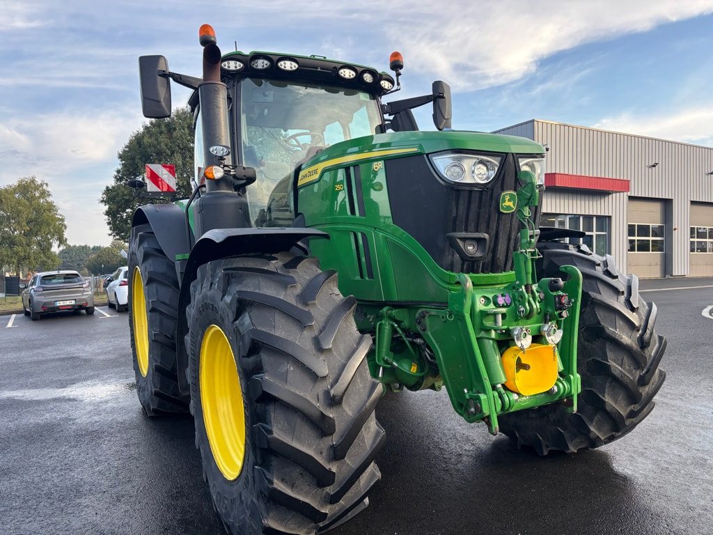 Tracteur chargeur JOHN DEERE 6R250 - photo slide 3