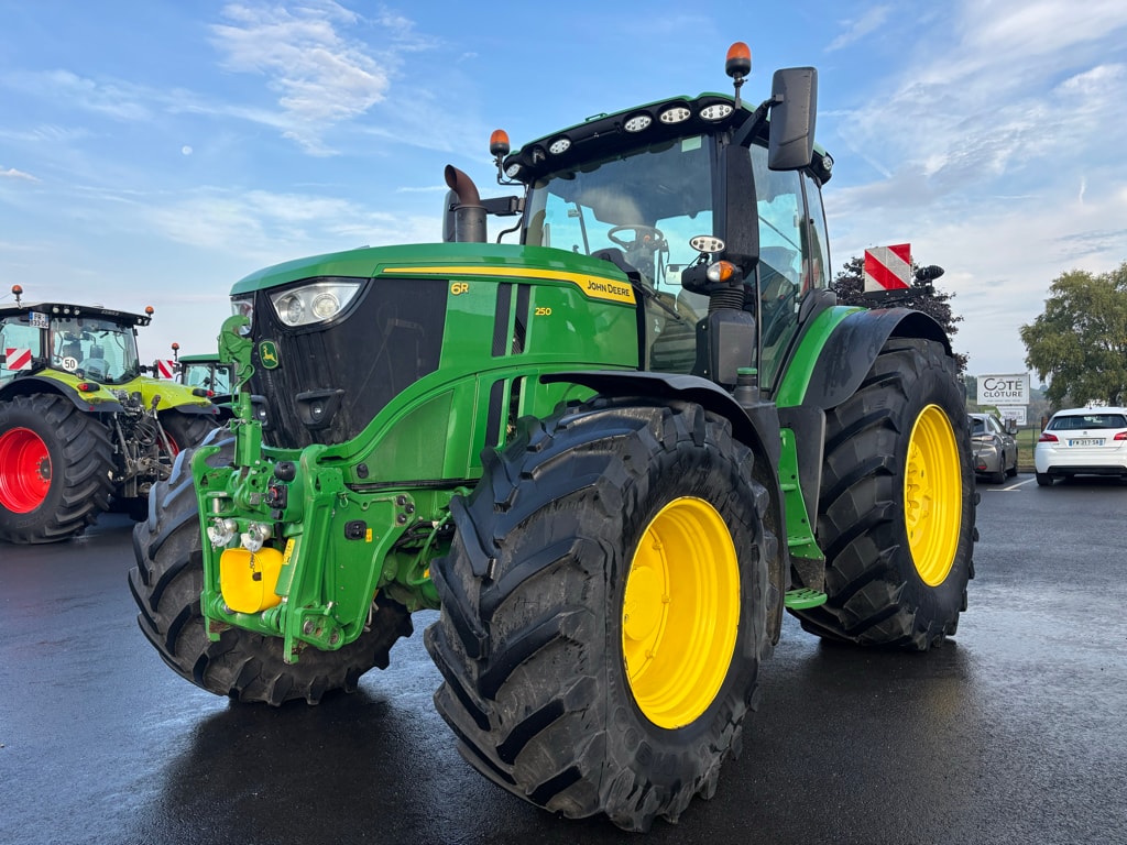 Tracteur chargeur JOHN DEERE 6R250 - photo slide 5