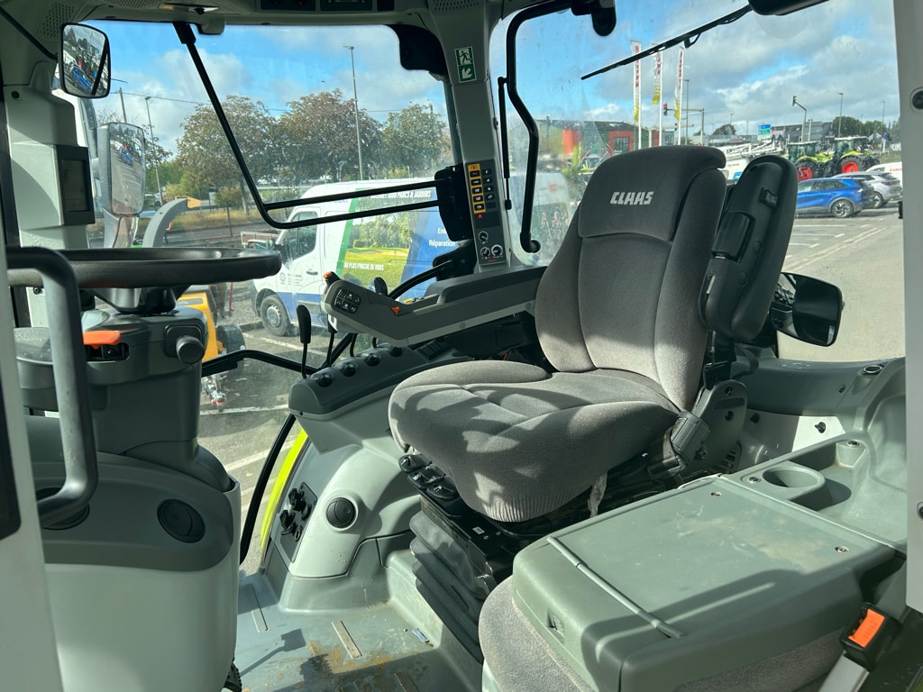 Tracteur CLAAS ARION 530 - photo slide 11