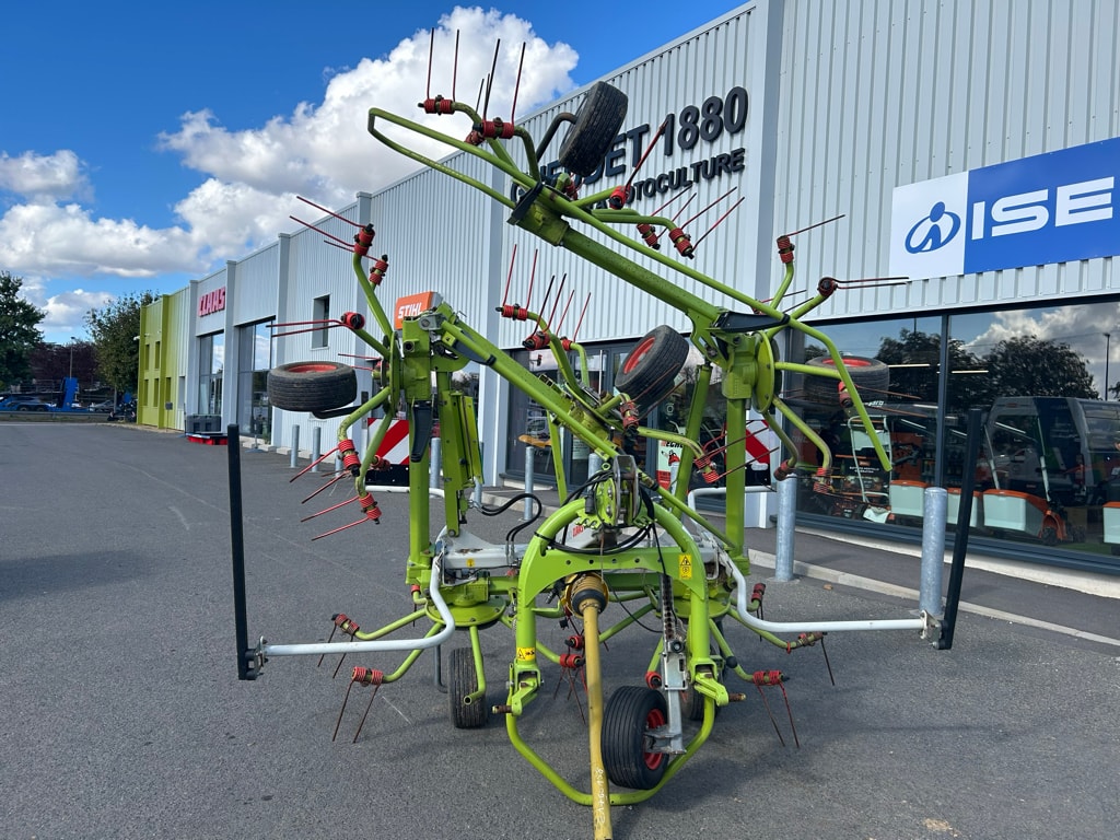 Faneuse CLAAS VOLTO 800 - photo slide 2
