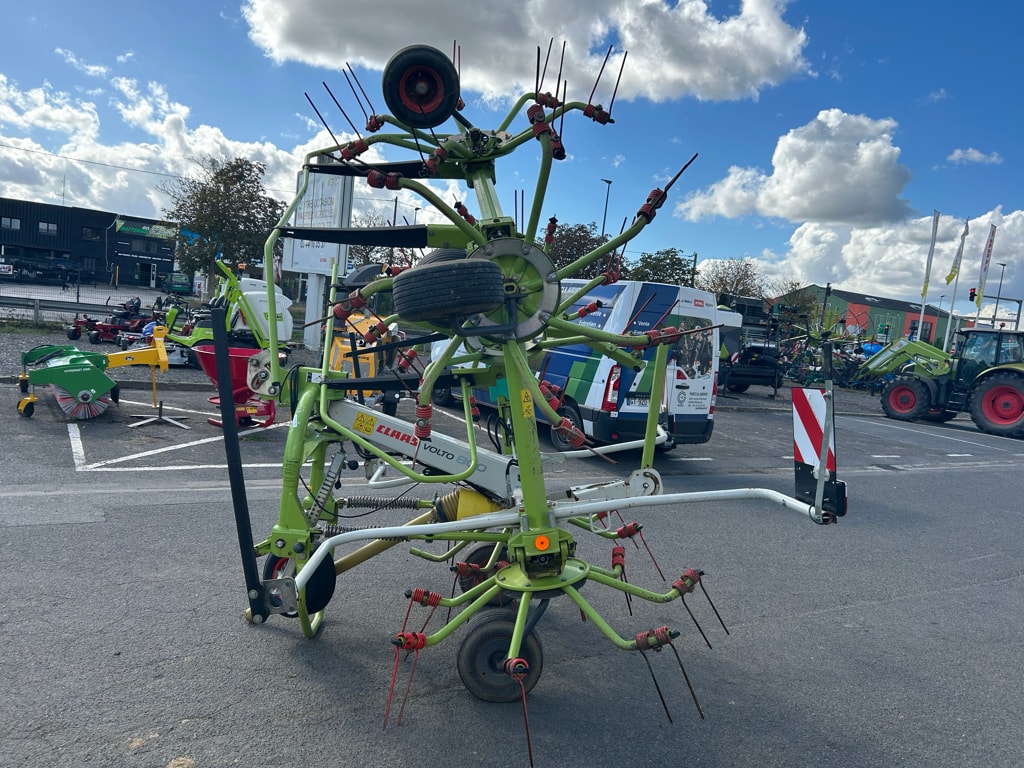 Faneuse CLAAS VOLTO 800 - photo slide 4